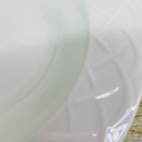 Oneida PICNIC  All White Embossed Rim Stoneware Round 9" Rim Soup Bowl Set of 4 - Picture 16 of 16